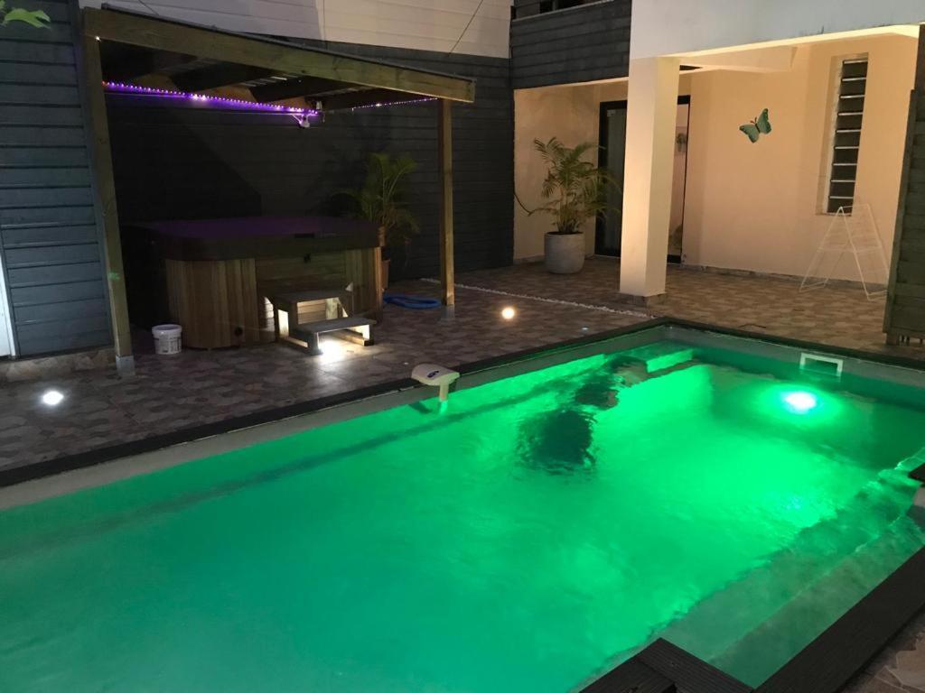 Апартаменти Le Flamboyant Avec Piscine Chauffee 30° Et Jacuzzi Сент-Андре Екстер'єр фото