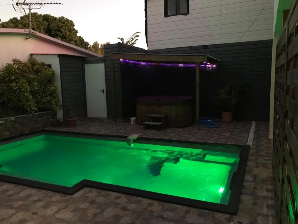 Апартаменти Le Flamboyant Avec Piscine Chauffee 30° Et Jacuzzi Сент-Андре Екстер'єр фото